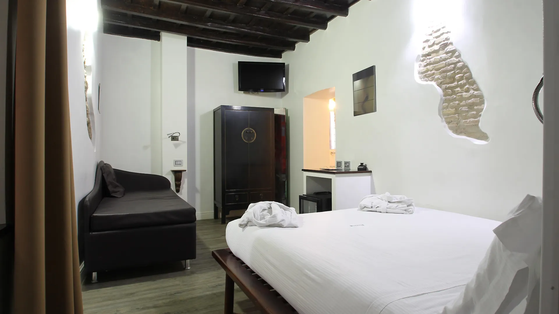Konukevi Irooms - Spanish Steps Roma