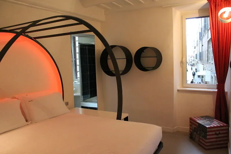 Konukevi Irooms - Spanish Steps Roma