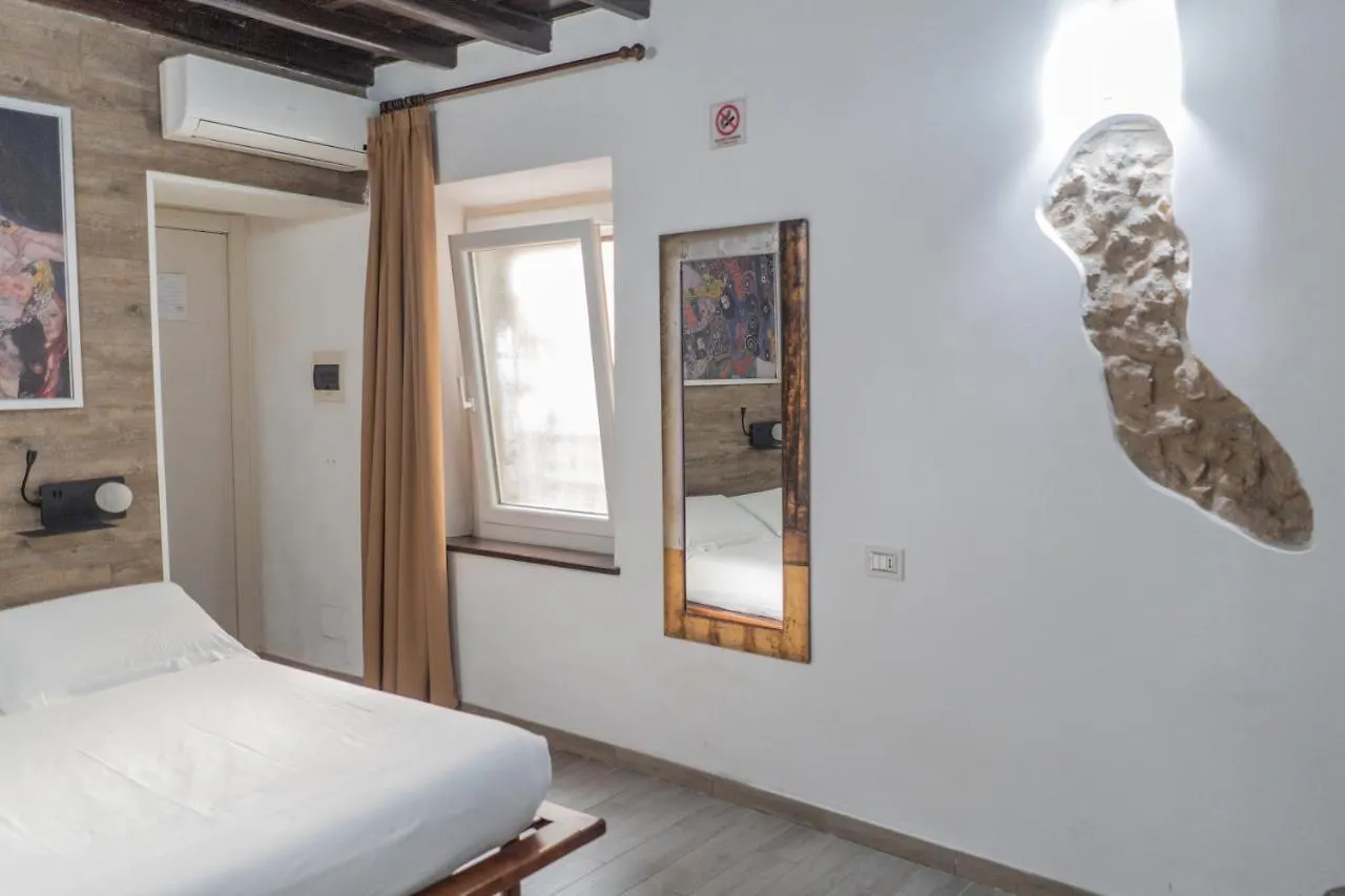 **** Pensjonat Irooms - Spanish Steps Rzym Włochy