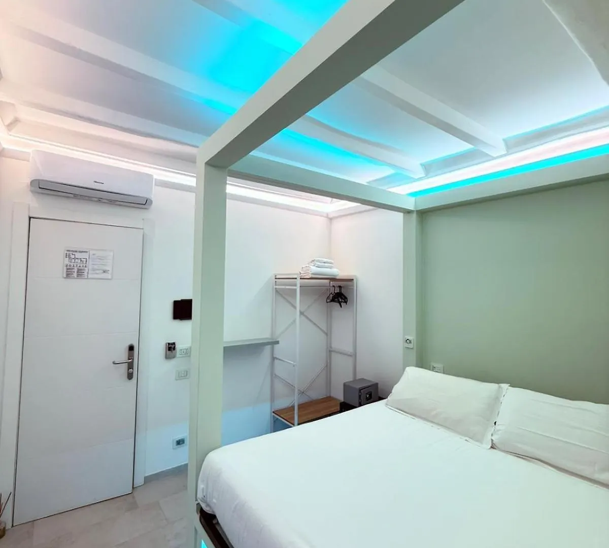 Irooms - Spanish Steps Rzym Pensjonat
